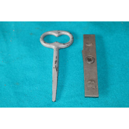 Zámok bočných dverí skrine Pv3s