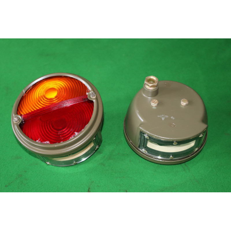 Svetlo zadné 2-dielne, vodotesné - s osvetlením ŠPZ