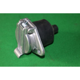 Zásuvka 7-pólová kovová  24V