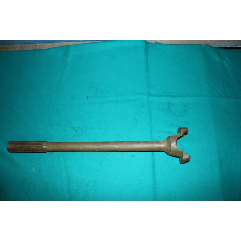 Spojovací hriadeľ od skrinky ložísk k II zad. náprave - holý