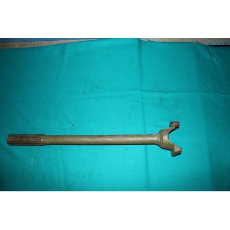 Spojovací hriadeľ od skrinky ložísk k II zad. náprave - holý