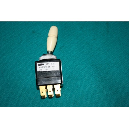 Prepínač svetiel s páčkou - 2 polohy