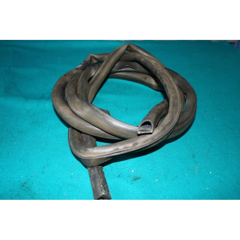 Tesnenia otvoru prielezu dl.1885mm