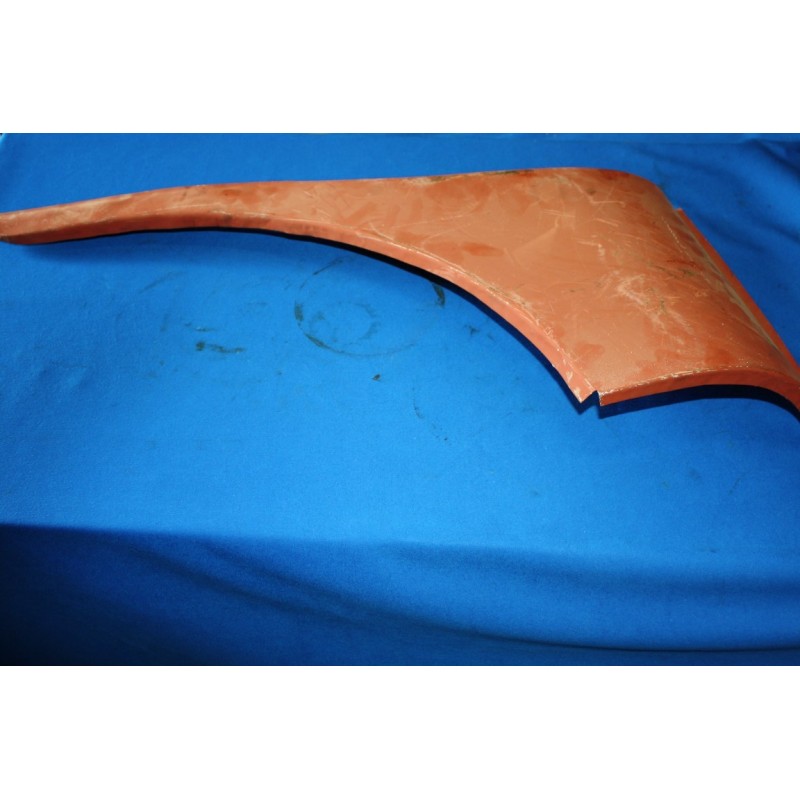 Blatník pravý pred kolesom T-148