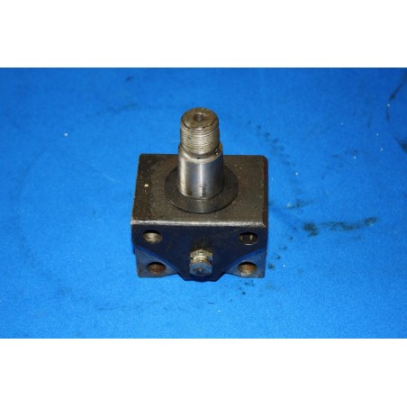 Guľový kĺb - kocka T-148