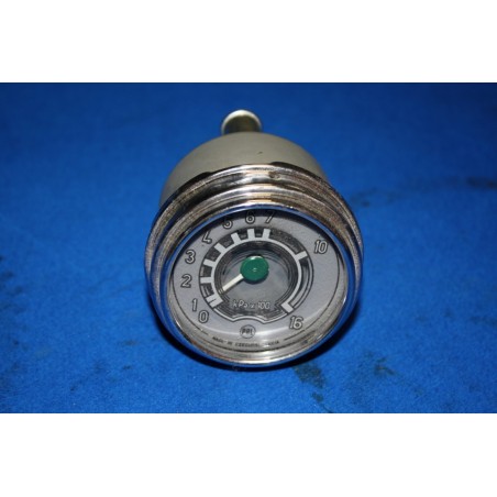 Tlakomer oleja T-148