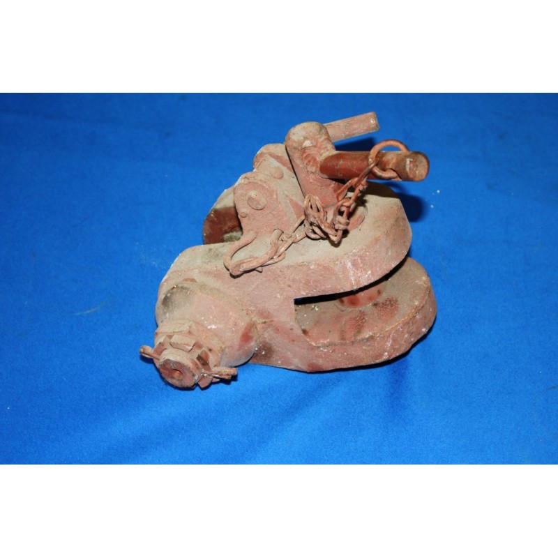 Záves ťažný T-148