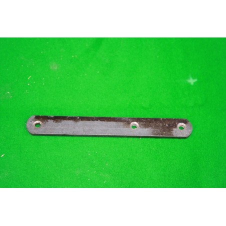 Držiak vstrekovacích trubiek zadný zo závitom