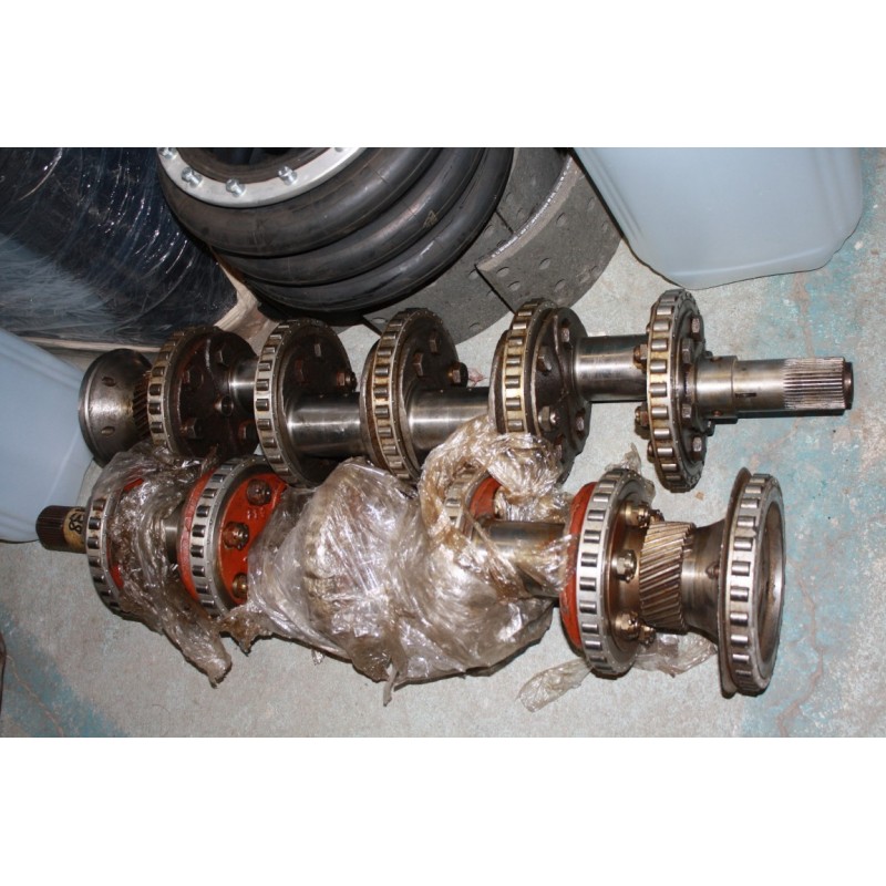 Klukový hriadeľ T-138 úplný