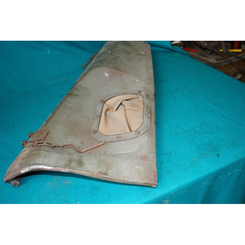 Ľavá časť krytu motora