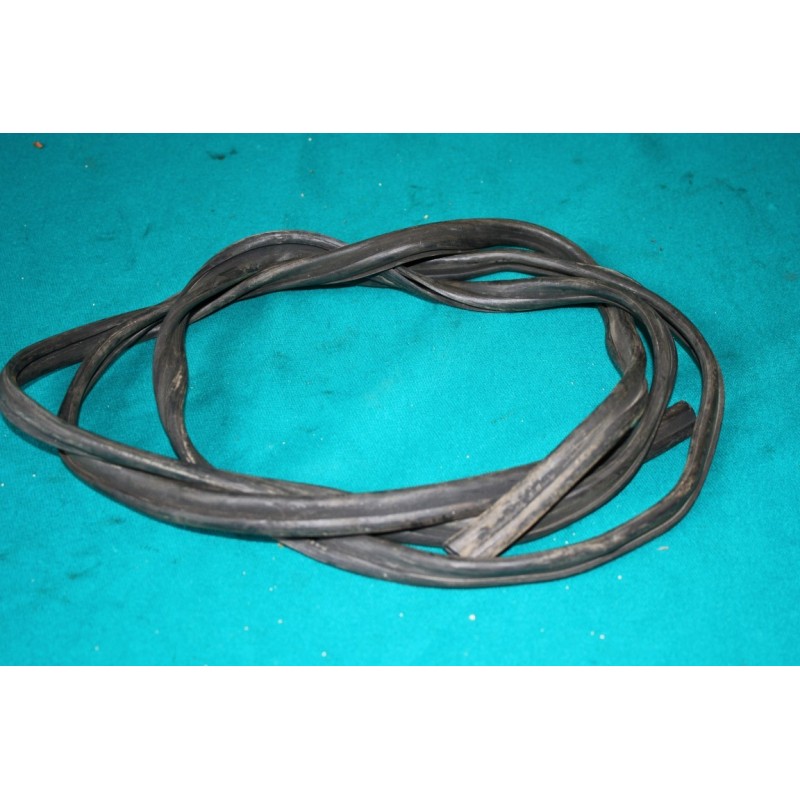 tes. výklopného skla  - dl. 2390 mm