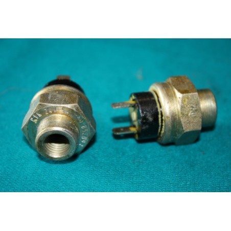 Spínač brzdových svetiel - Stop TATRA