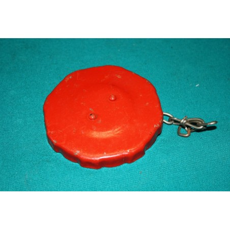 Uzáver olejovéj nádrže T-148