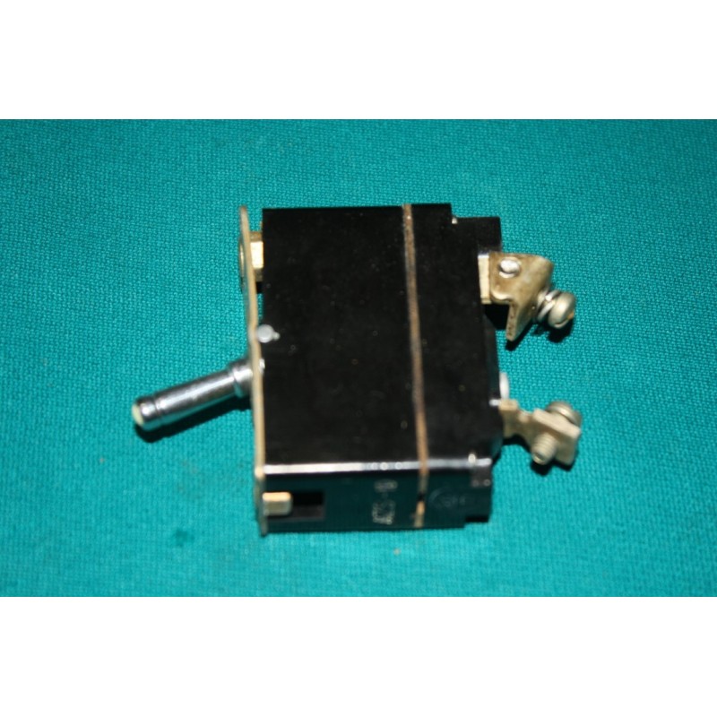 Automatický istič 10A -28V