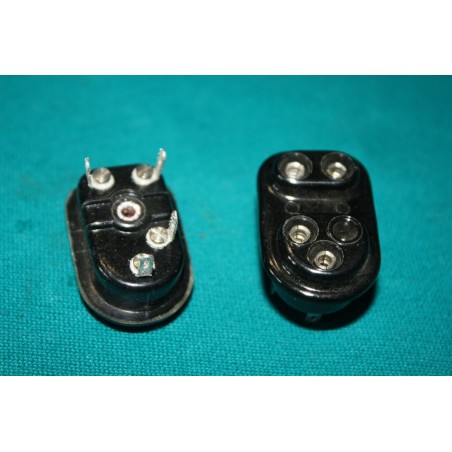 Zásuvka 4 pólová. mtlf