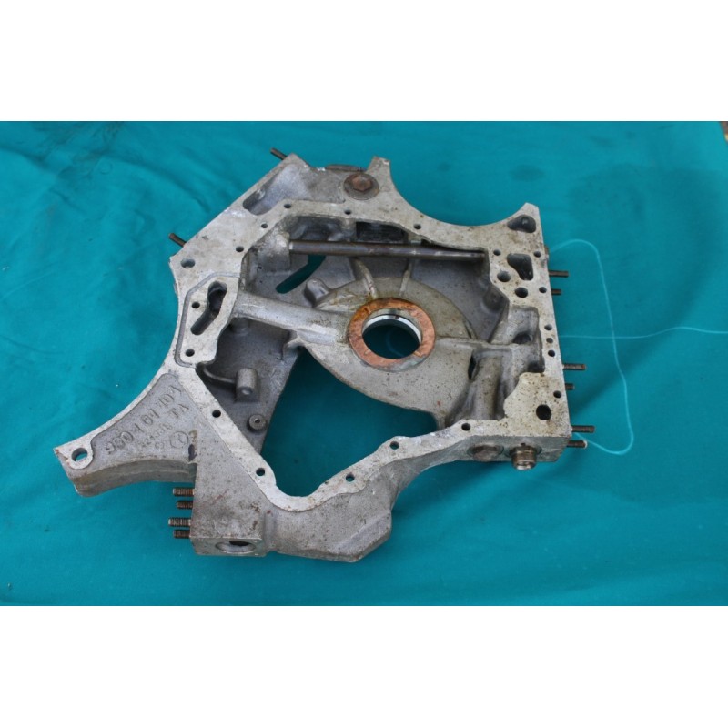 Predné veko motora T-813