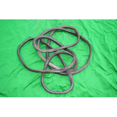 Tesnenie čelného skla T - 813