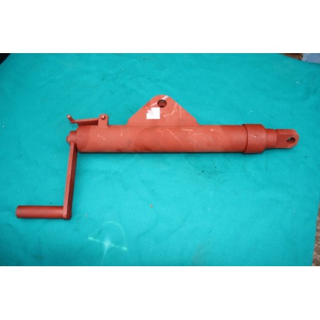 Zdvíhacia skrutka zadná kratšia L- 41cm domiešavač AM-369