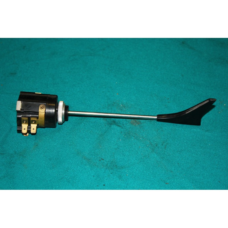 Prepínač svetiel otočný T-815