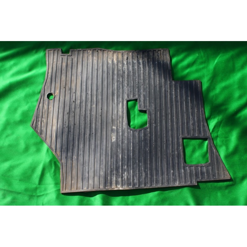 Podlahová guma pravá T-148