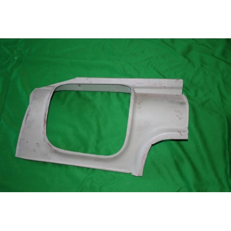 Výlisok bočného okna pravý T-148