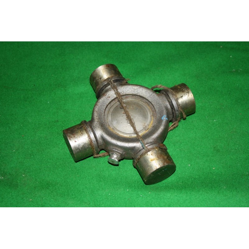 Kardánový kríž MTS