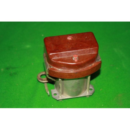 Stykač odpojovača betérie T-813