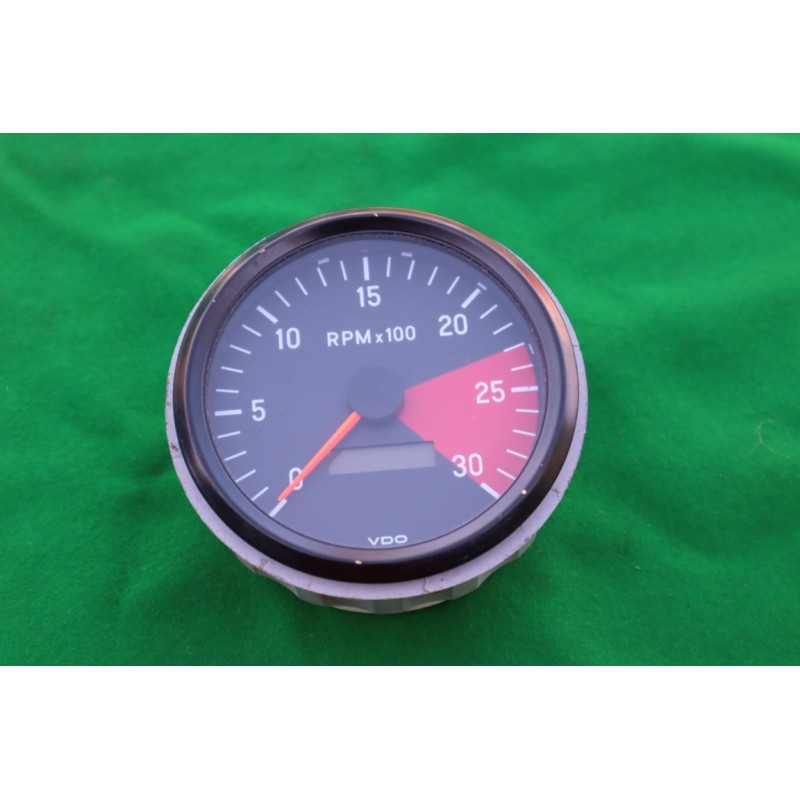 Otáčkomer VDO 335-055-004 Tatra