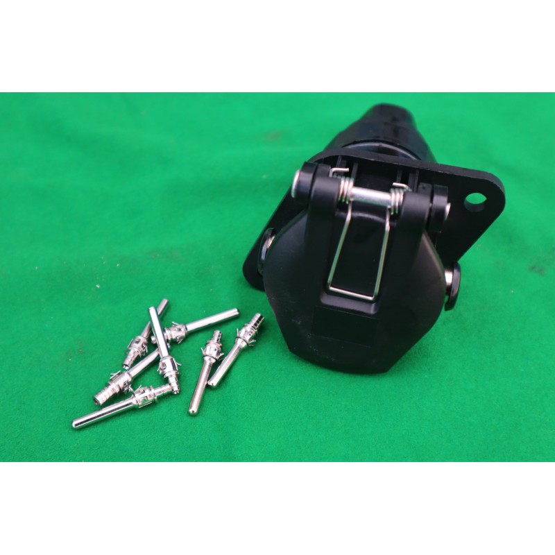 Zástrčka 7pólová EBS 24V