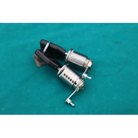 Zámok dverý ľavý+pravý FAb 1337 pár Tatra