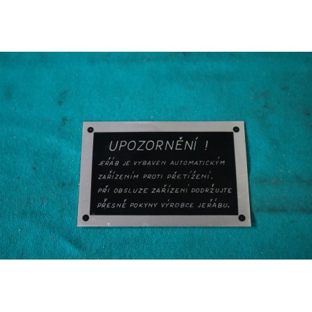 Štítok upozornujuci