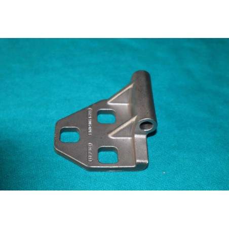 Záves dverí pevný spodný pravý Tatra Euro