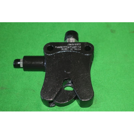 Zámok hydraul.1604 a zaistenie Tatra FHOENIX - T7