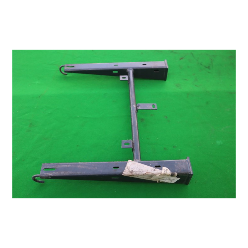 Držiak zad. gumového blatníku pravý Tatra