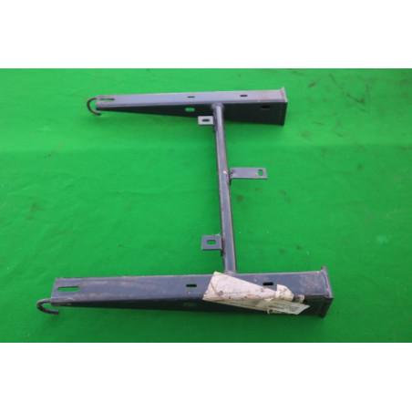 Držiak zad. gumového blatníku pravý Tatra