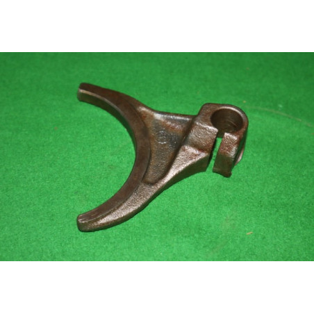 Vidlica pomocného pohonu T-148