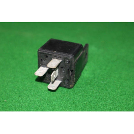 Relé spínacie s držiakom 24V/10A  4 kolikové