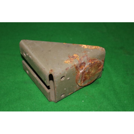 Držiak motora pravý Pv3s