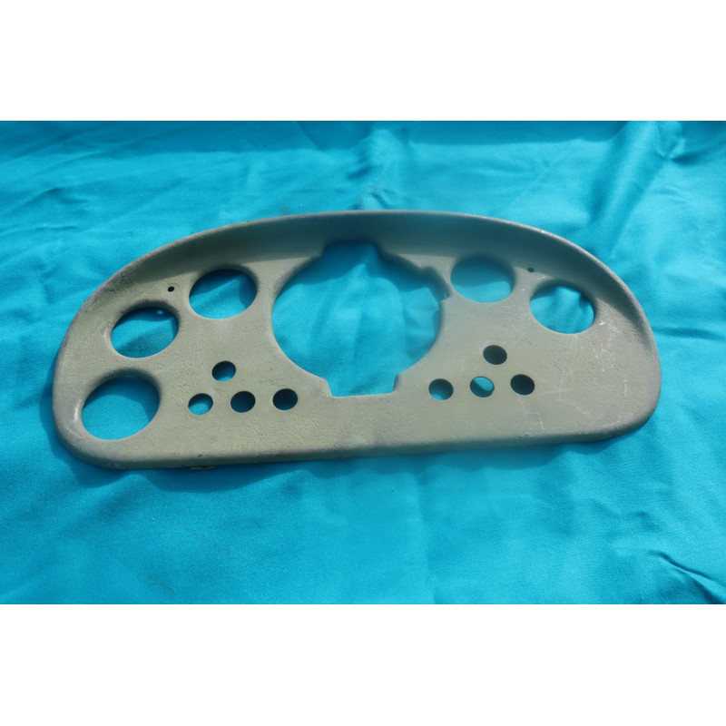 Úplný kryt prístrojovej dosky T-148