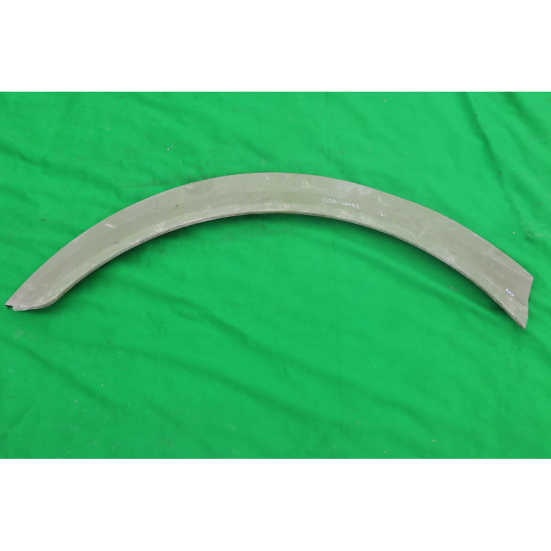 Blatník predný ľavý T-813