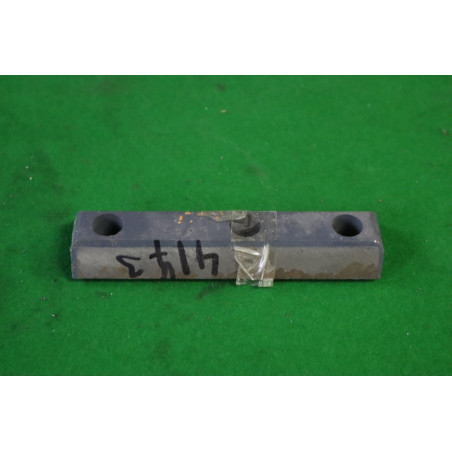 Záves prednej masky Karosa