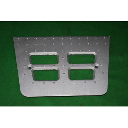 Nášľap schodu kovový dolný Tatra Euro 6