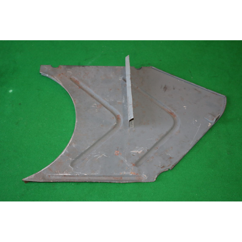 Krycí plech predný