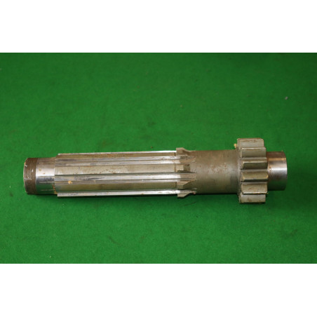 Predlohový hriadeľ s kolom  I. rýchlosti