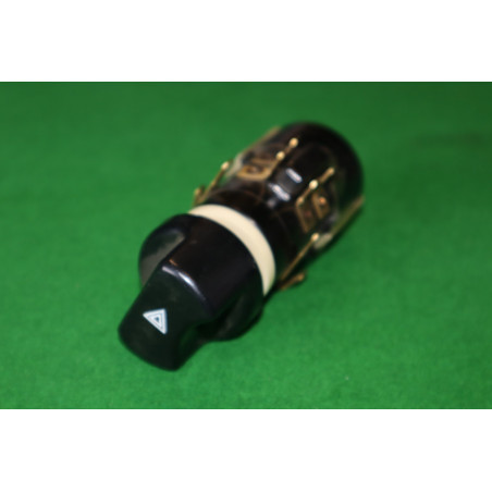 Spínač varovných svetiel