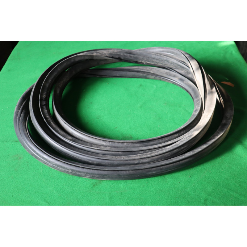 Rám čelného okna Tatra T815